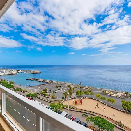 아파트 Frontline With Terrace *